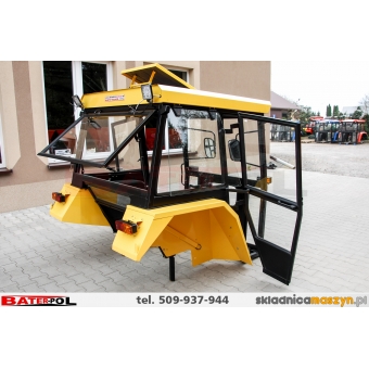 Kabina C-330 DE LUX szeroka komfortowa D-LUX (drzwi na koło) ŻÓŁTA 